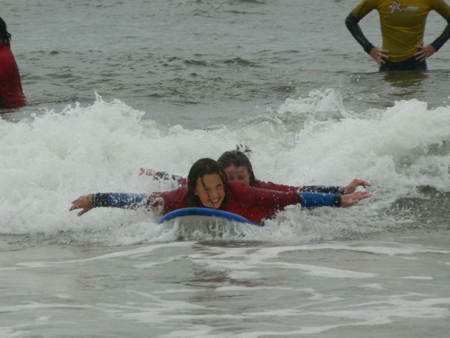  ¡Surfear es muy divertido! 